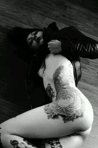 网红吃瓜纹身美女视频在线观看,视频在线观看，揭秘纹身背后的故事