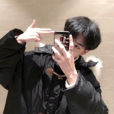 网红吃瓜头像男生霸气高冷,揭秘霸气高冷男生的神秘面纱