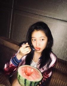 网红写真吃瓜视频,揭秘网络红人的幕后生活