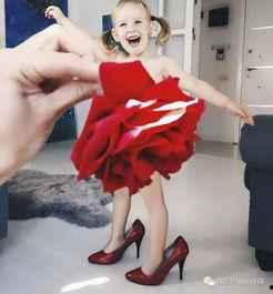 吃瓜网红拍照图片